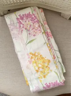 新品未使用　ローラアシュレイ カーテンのサムネイル