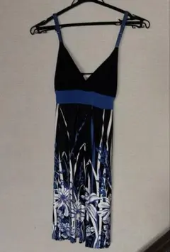 ノースリーブひざ丈ワンピース キャミワンピース　パット付き