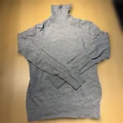 UNIQLO グレー タートルネックセーター