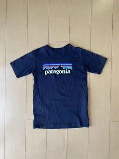 パタゴニア Tシャツ　140cm M10 ネイビーのサムネイル