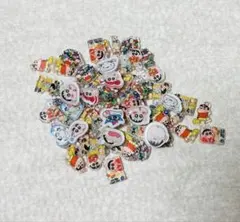 デコレーションパーツ　アクリル　クレヨンしんちゃん　1cm 小さめ　約70個