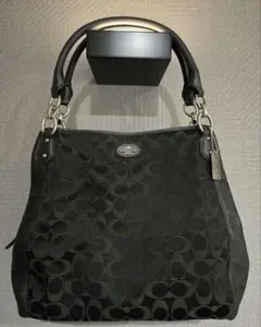 COACH ブラック ショルダーバッグ