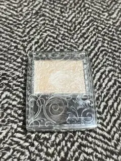 セザンヌ パールグロウハイライト 01 シャンパンベージュ