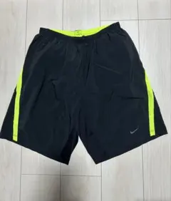 Nike・Dri-Fitランニングハーフパンツ（Lサイズ）