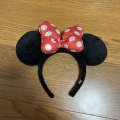 ミニーマウス カチューシャ 赤い水玉　スパンコール
