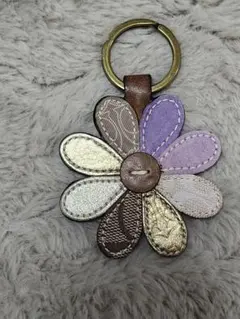 COACH 花型レザーキーホルダー