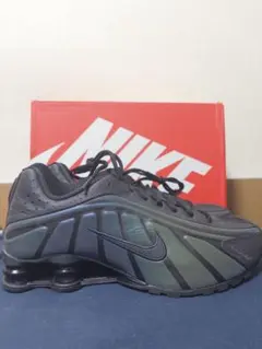 27cm NIKE Shox R4 SEスニーカー