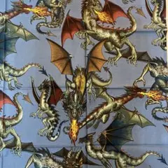 アレキサンダーヘンリー✨火を噴くドラゴン柄✨グレー地✨66cm✨生地ハギレ