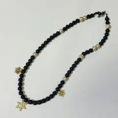 黒ビーズ と 雪の結晶 ロングネックレス