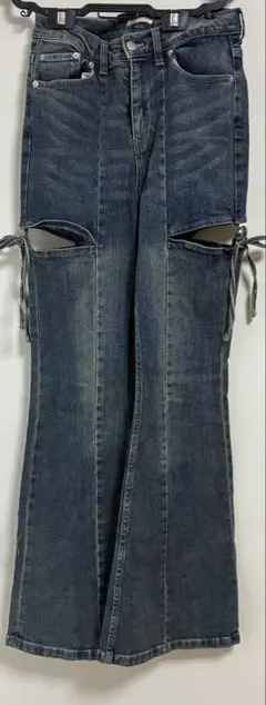 リゼクシー　カットアウトリボンデニムパンツ 　ブルー