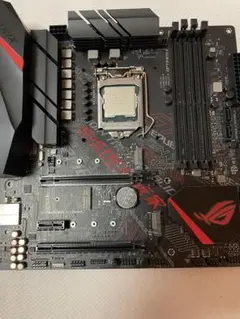 マザーボードとCPU（Core i5 9600K）と８Gメモリ４枚のセット