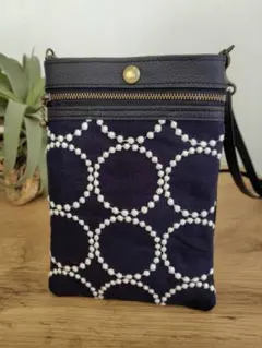 【あーちゃん様】/tambourine タンバリンネイビー×白/スマホショルダー