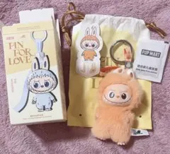 ラブブ イニシャル ぬいぐるみ J