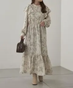 NICE CLAUP ナイスクラップ 線画花柄ワンピース ベージュ