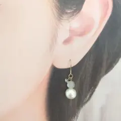 ホワイトコットンパールとホワイトムーンストーンのピアス