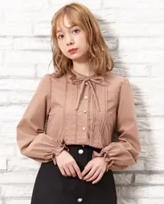 ベージュ　レース　ブラウス　イング