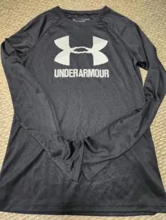 UNDER ARMOUR ブラック 長袖シャツ