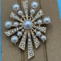 ✨あと2点✨ヴィンテージ風パールクリスタルブローチ　父の日　贈り物　プレゼント