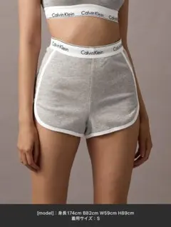 国内正規品！！！Calvin Klein グレー ショートパンツ Sサイズのサムネイル