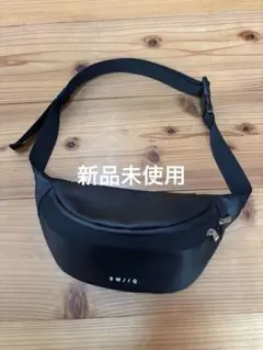 シンプルボディバッグ ブラック　未使用