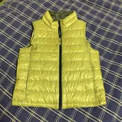 ユニクロ　キッズ ダウンベスト 黄緑 サイズ120