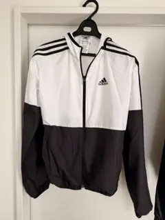 adidas レディース未使用 ウインドブレーカー ナイロンパーカー