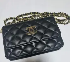 CHANEL ブラックレザーミニ ショルダー（ウエスト）バッグ（ポーチ）
