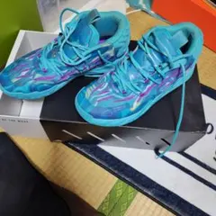 バスケットボールシューズ 青紫 波模様