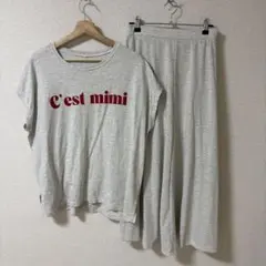Tシャツとフレアスカートセットアップ