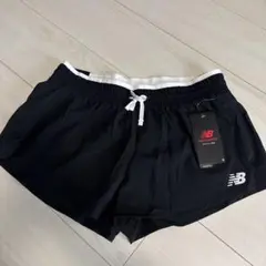 値下げしました！New Balance 黒 ランニングパンツのサムネイル