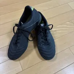 TIGRA ブラック フットサルシューズ　25.5cmのサムネイル