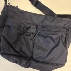 UNIQLO マルチポケットショルダーバッグ