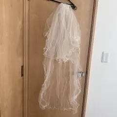 ホワイト フリル ウェディングベール コーム付き