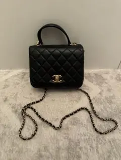 CHANEL ブラックレザー パーティーバッグ CHANEL 極美品ブラック レザー ボディバッグ*~· - メルカリ
