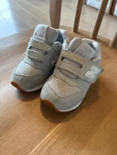 New Balance ベビー スニーカー グレー