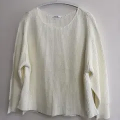 M.deux美品ホワイトカラーの春ニットセーターのサムネイル