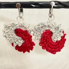 イヤリング　シルバー✕レッド　手編み