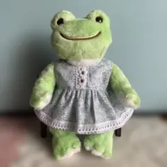 かえるのピクルス服　ビンドール ベビーブルー色の花柄ワンピース