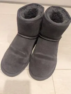 MINNETONKA ムートンブーツ グレー