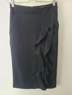 ユニクロ x Carine Roitfeld フリル付きスカート