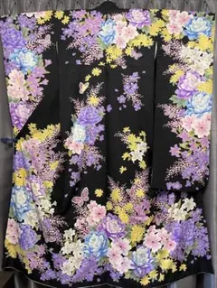 振袖 黒地 牡丹 桜 蝶々 花柄