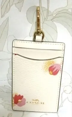 ミフロ様　美品　COACH 花柄パスケース ホワイト