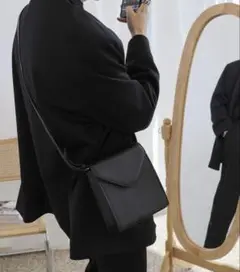 【完売品】ブラック ショルダーバッグ
