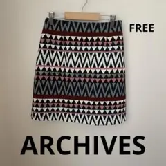 ARCHIVES幾何学柄スカート