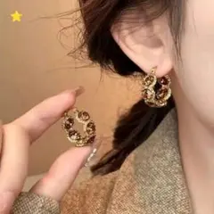 ゴールドフープピアス ブラウンストーン付き　カジュアル　エレガント　個性的