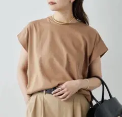 タックコクーンTシャツ キャメル　ブラウン ノースリーブのサムネイル