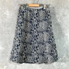 Sybilla　リネン スカート　ひざ下　ネイビー　花　刺繍　麻　キュプラのサムネイル