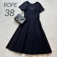 【美品】 ROPE タックフレアーワンピース フィット&フレア 美シルエット Mのサムネイル