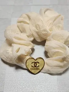 CHANELシュシュ ノベルティ（ ハートホワイト）お値下げ不可m(*_ _)m