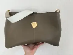 ATAO エルヴィ トープ ショルダーベルト付きのサムネイル